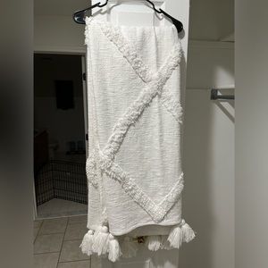 Rachel Zoe White Throw Blanket